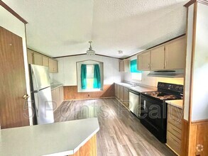 Building Photo - 3443 25