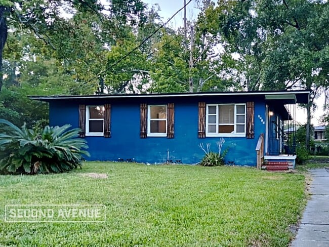 Building Photo - 3213 Brasque Dr
