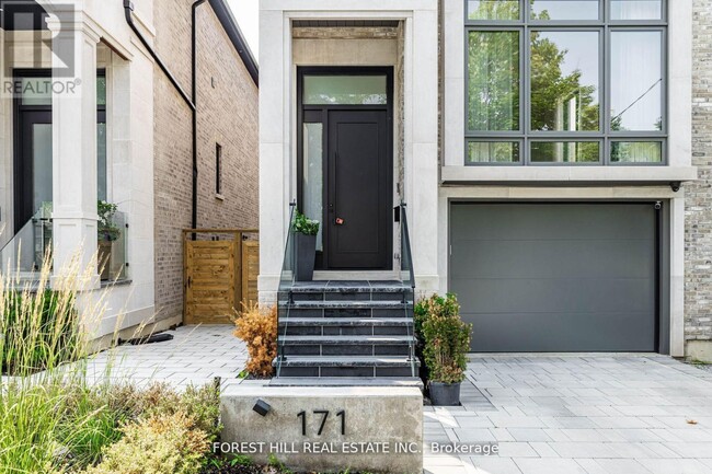 Photo du bâtiment - 171 Elmwood Ave
