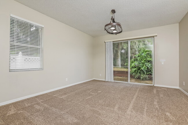 Building Photo - 13761 Meadowpark Ave