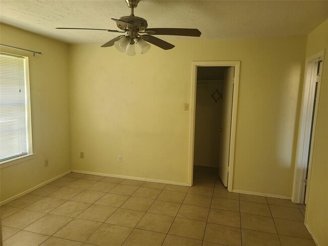 Foto del edificio - 19219 Lazy Valley Dr