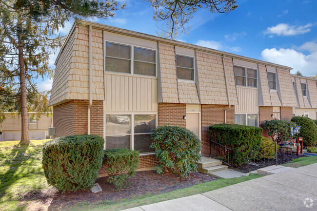 Building Photo - Woodland Park Apartments