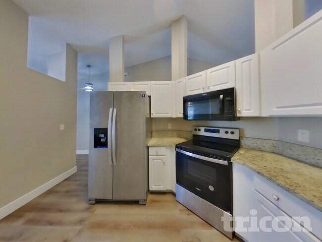 Foto del edificio - 84092 St James Ct