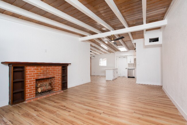 Building Photo - 4158 E Flower St