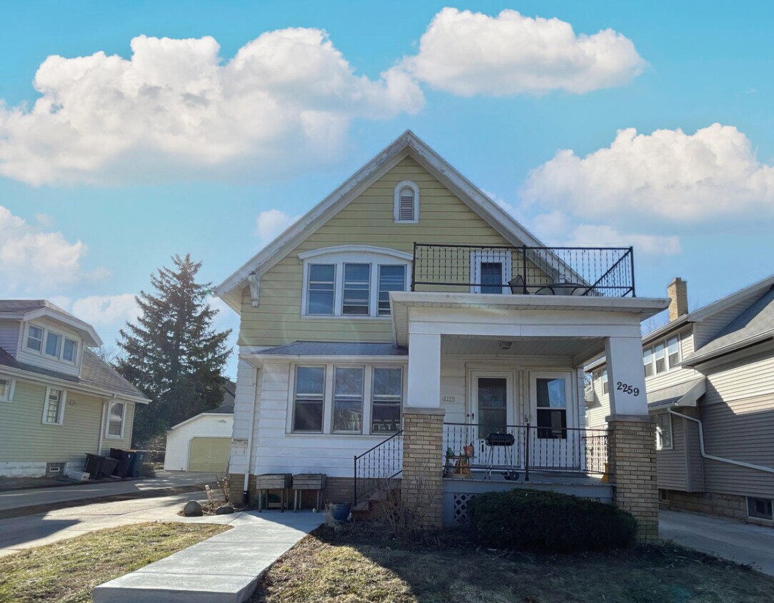 Foto principal - 2259 N 72nd St