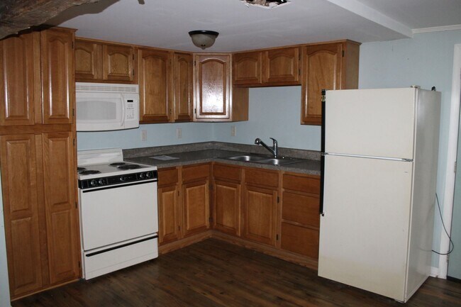 Foto del edificio - 327 N Main St