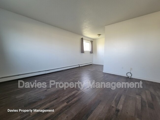 Building Photo - 15940-15109 109 Ave NW