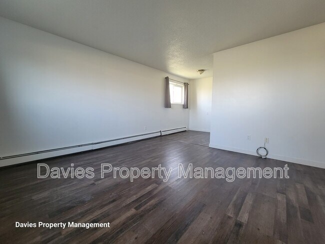 Photo du bâtiment - 15940-15109 109 Ave