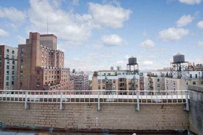 Building Photo - 241 W 97th St