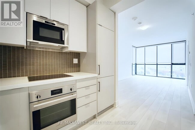 Building Photo - 2908 Hwy 7