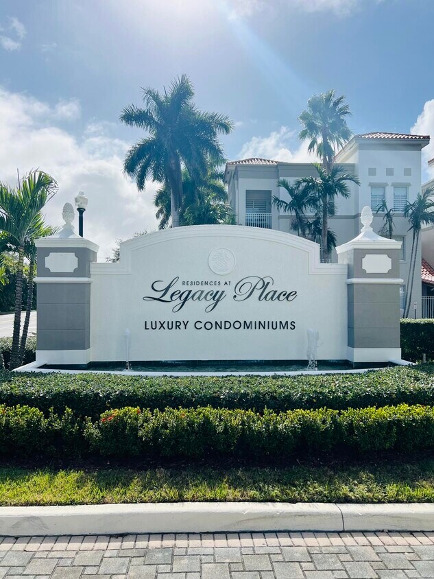 Foto principal - 11021 Legacy Dr