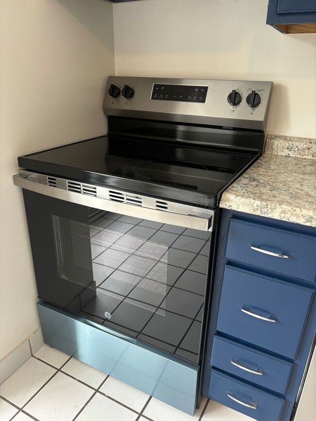 Building Photo - Home For Rent - Thornberry Townhomes!