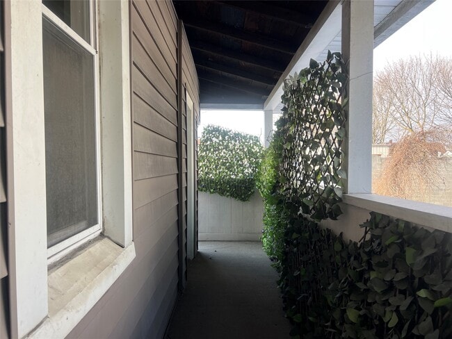 Building Photo - 111 Eldredge St