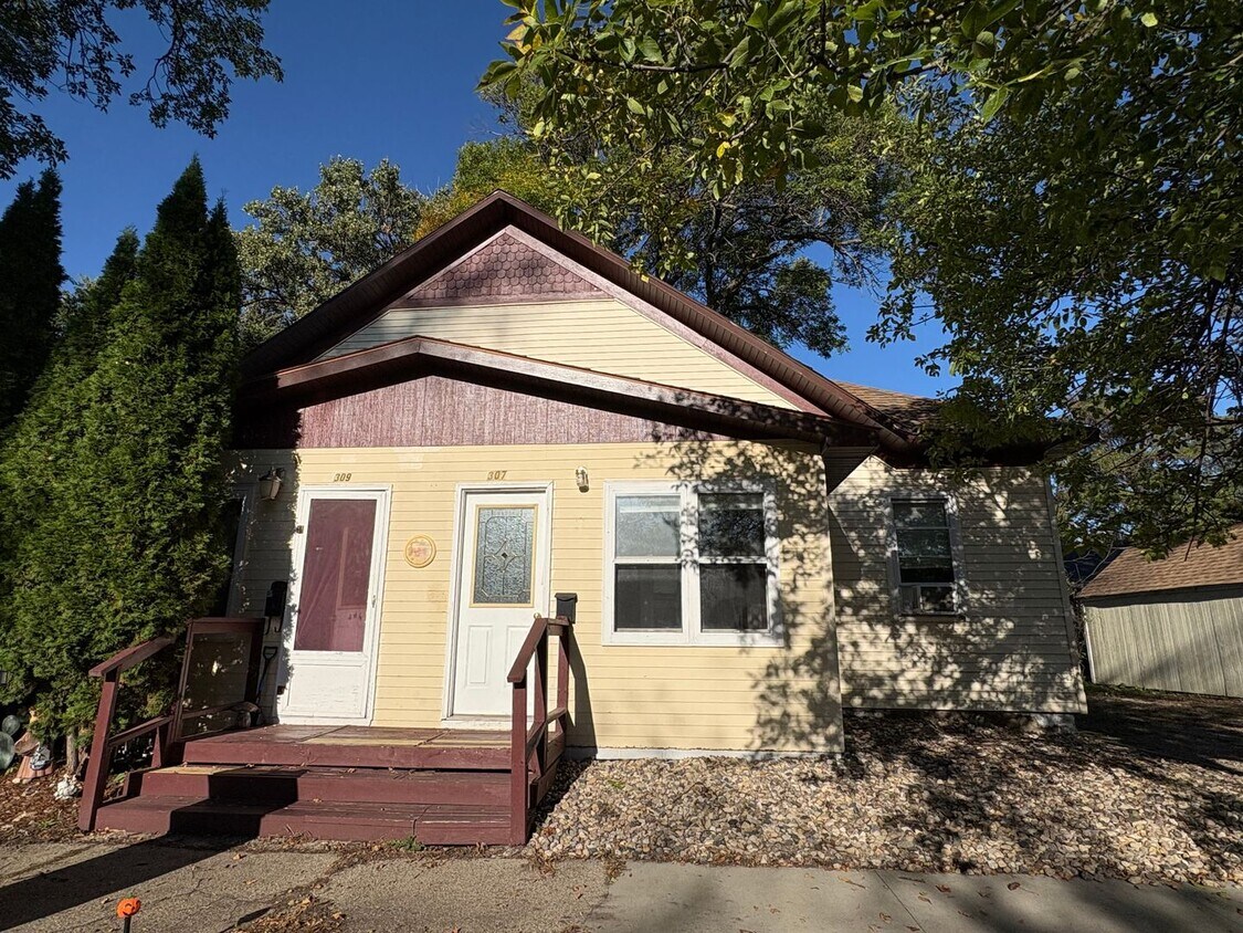Foto principal - 307/309 2nd St SW