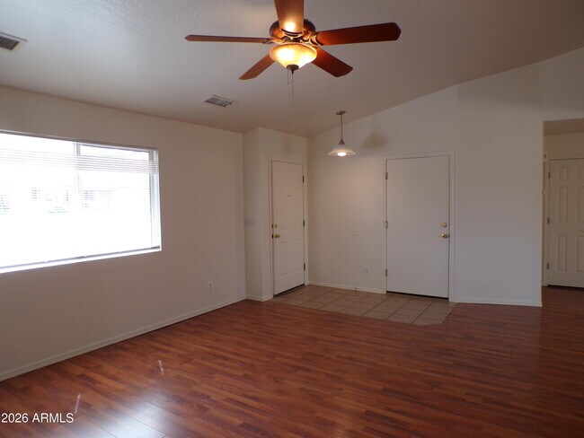 Building Photo - 610 S Azure Dr