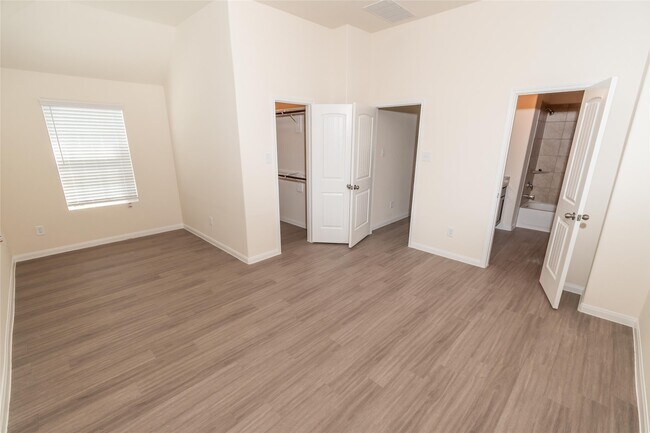Foto del edificio - 3931 Silver Ranch Rd
