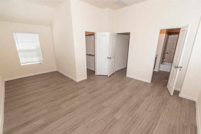 Building Photo - 4103 Silver Ranch Rd