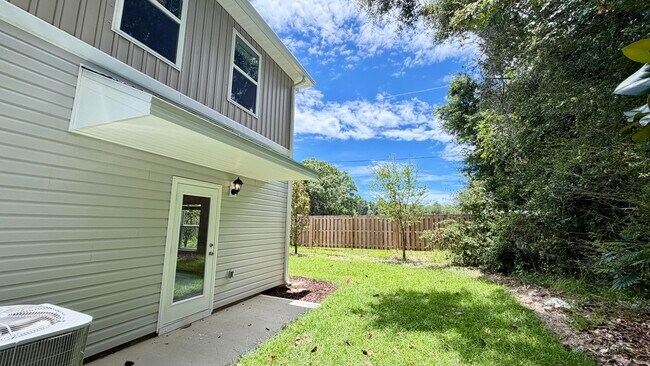 Building Photo - 13 S Main Deck Dr