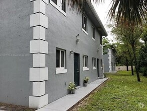 Building Photo - 14000 NE 2nd Ave