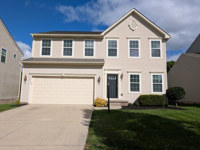 Acot♡ 7718 Theota Ave, Parma, OH 44129 - House Rental in Parma, OH