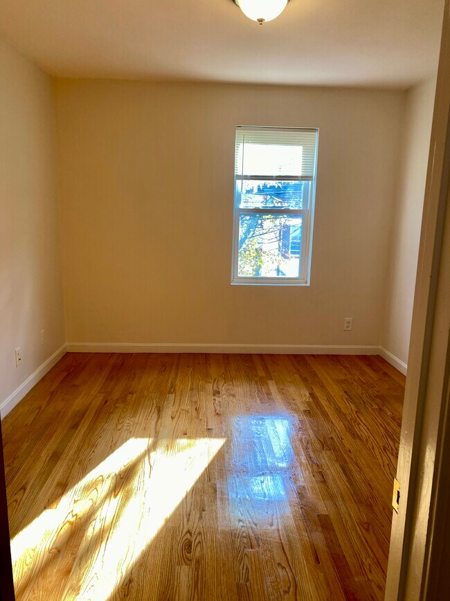 Foto del edificio - 123 Thorndike St