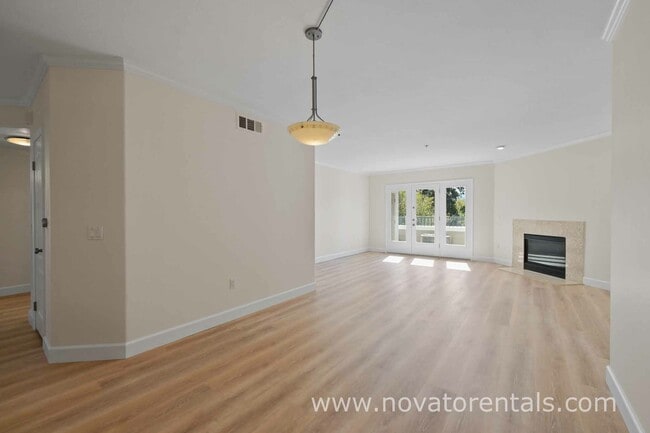 Foto del edificio - 852 Diablo Ave