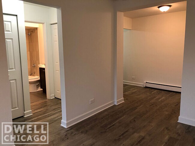 Foto del edificio - 6320 N Kenmore Ave