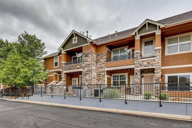 Building Photo - 7130 Simms St