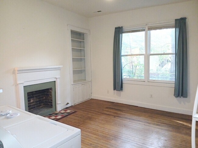 Building Photo - 717 N 5th Ave
