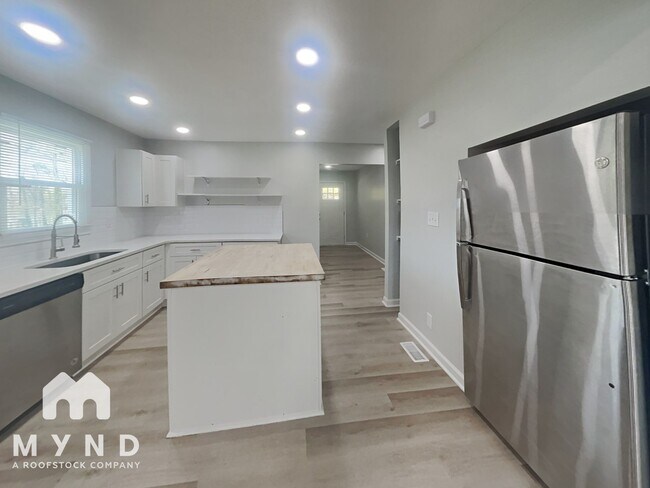 Foto del edificio - 900 Chalmers St