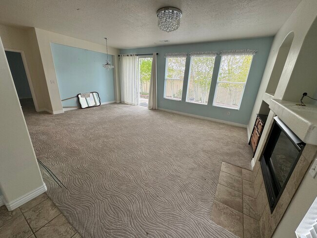 Foto del edificio - 3169 Provence Ln