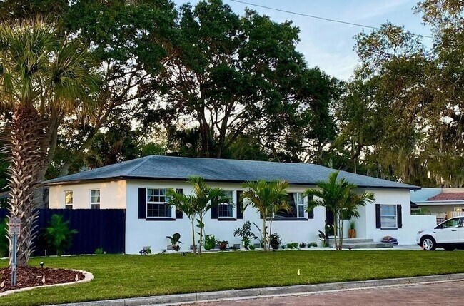 Foto del edificio - 1600 Pasadena Dr