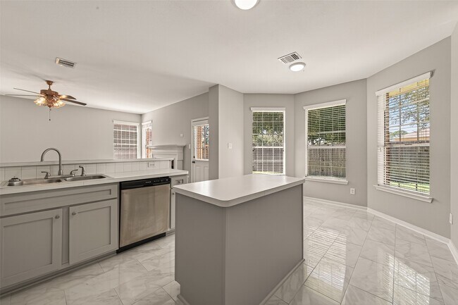 Building Photo - 7411 Pacific Ridge Ct