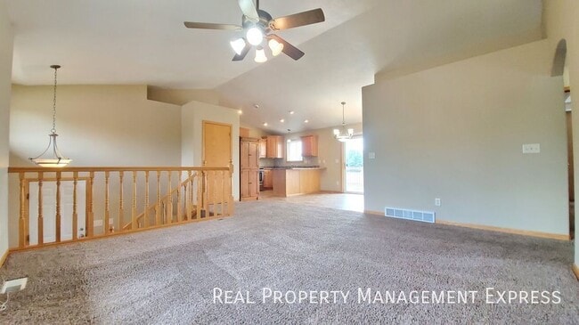 Building Photo - 7636 S Rose Crest Ct