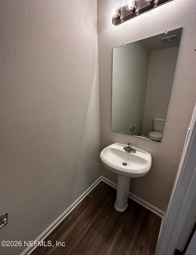 Building Photo - 8206 Halls Hammock Ct