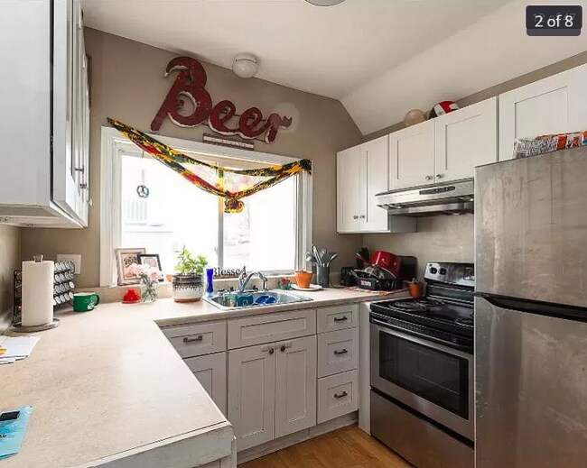 Building Photo - 38 Bacon St