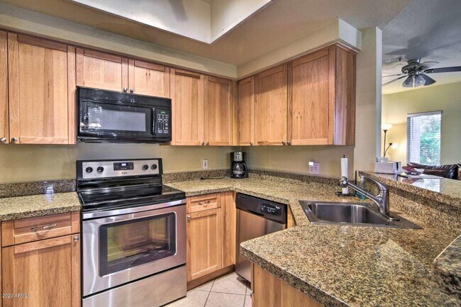 Foto del edificio - 9450 E Becker Ln