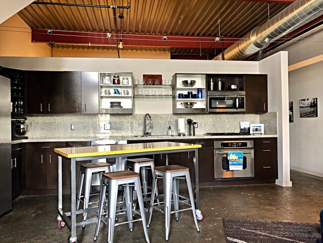 Kitchen with stainless steel appliances - 522 Locust Ln