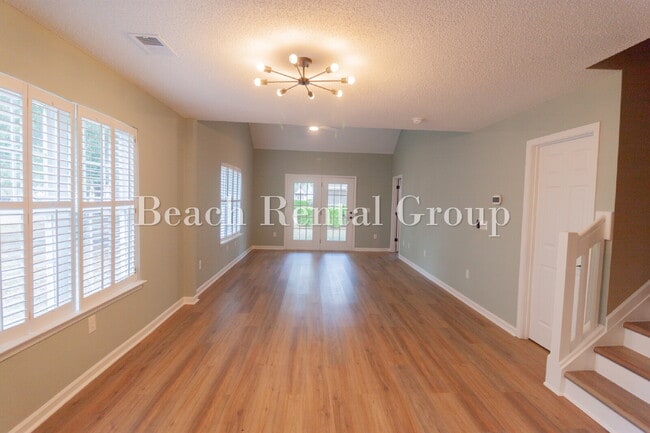 Building Photo - End Unit Townhome in Carolina Forest