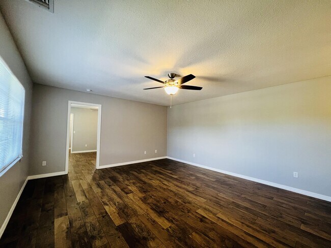 Photo - 58 Windtree Ln Townhome
