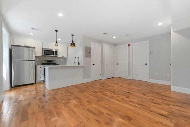 Foto del edificio - 143 Everett St