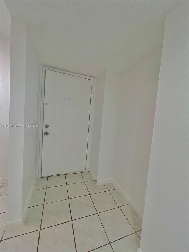 Foto del edificio - 2209 S Cypress Bend Dr