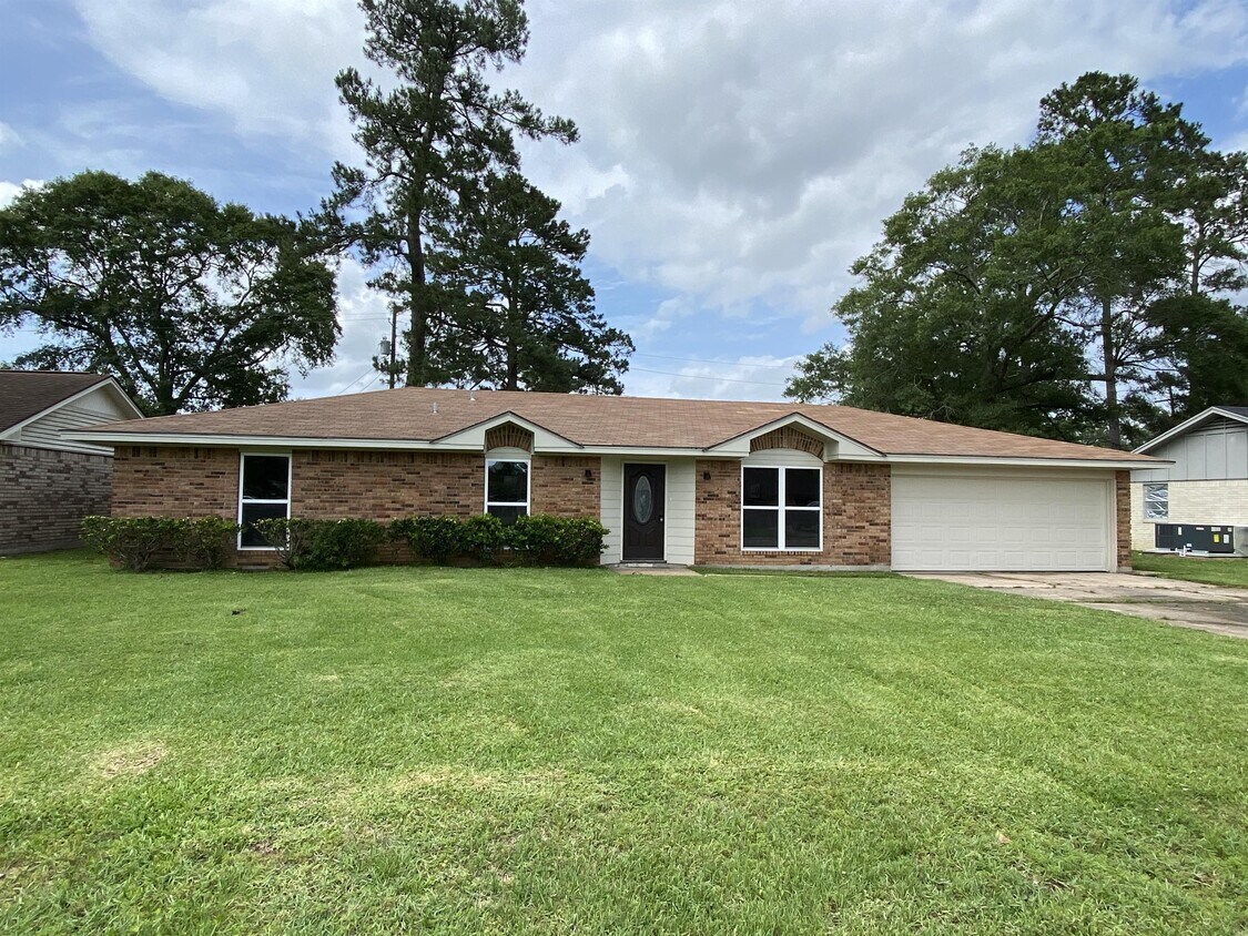 Primary Photo - 88 Heritage Dr