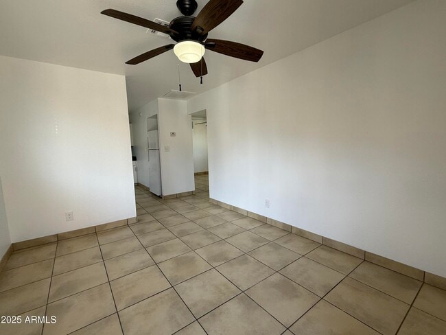 Building Photo - 1551 E Christy Dr