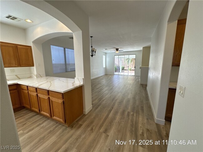 Foto del edificio - 2416 Tilden Way