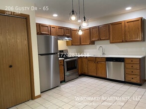 Building Photo - 206 Gusty Dr