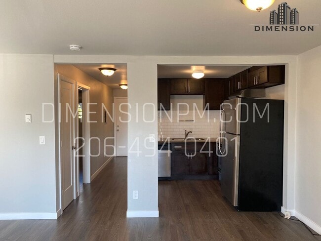 Interior Photo - Avilon