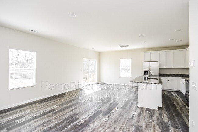 Building Photo - 578 30th Ave Cir NE