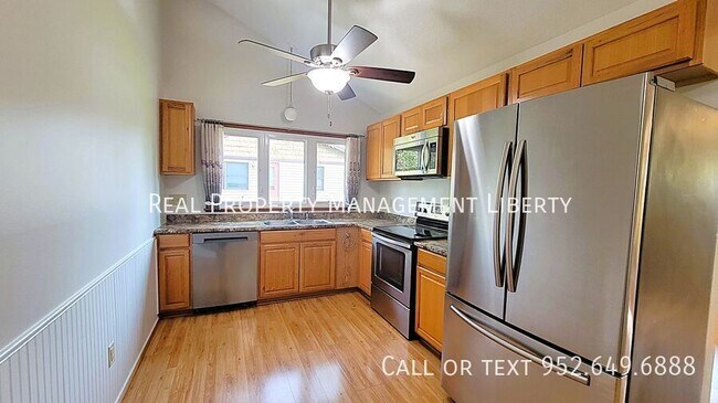 Foto del edificio - 9650 Pleasant Ave S