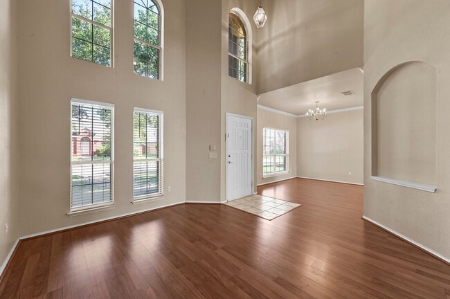 Foto del edificio - Spacious 4 Bedroom Home in Plano ISD Located in Bristol Pointe Estates.